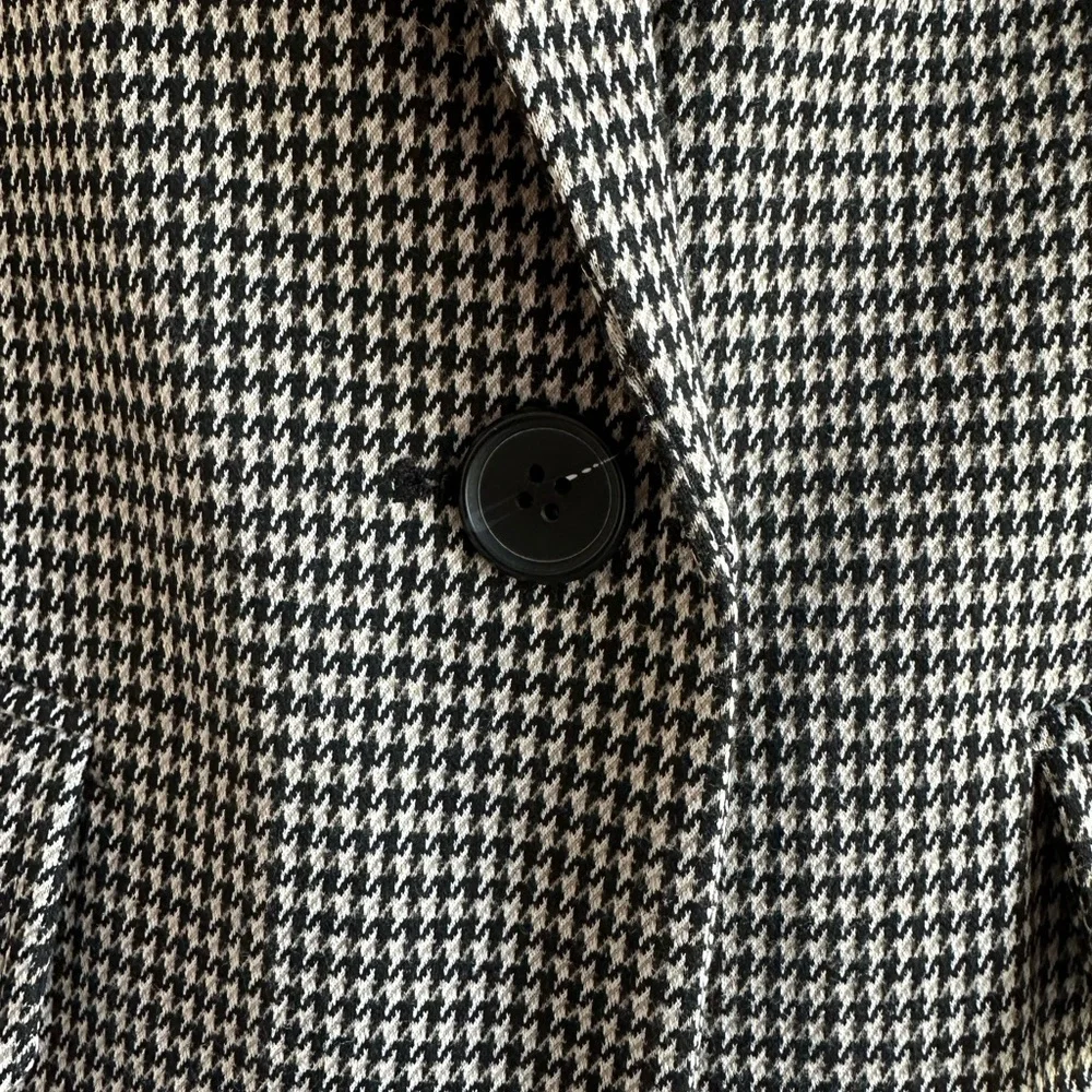 Bagatelle Black and White Houndstooth Vest - Picture 5 of 14